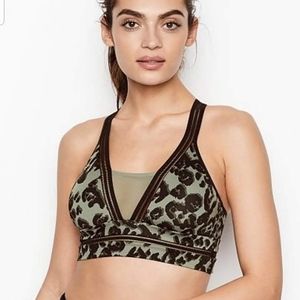 Victoria Sport sz L Green Leopard Bra